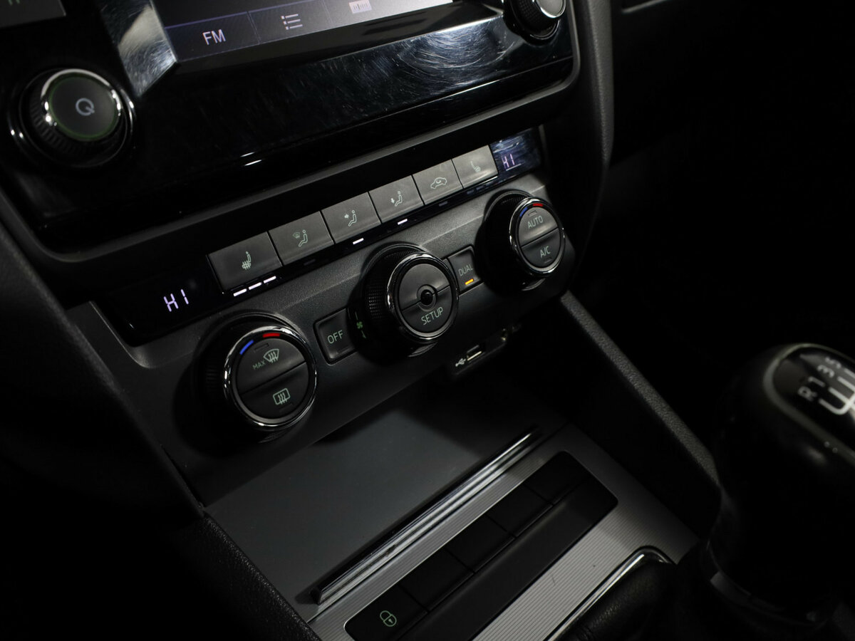 Б/У Шкода Октавия 2013 года. Фото: #17