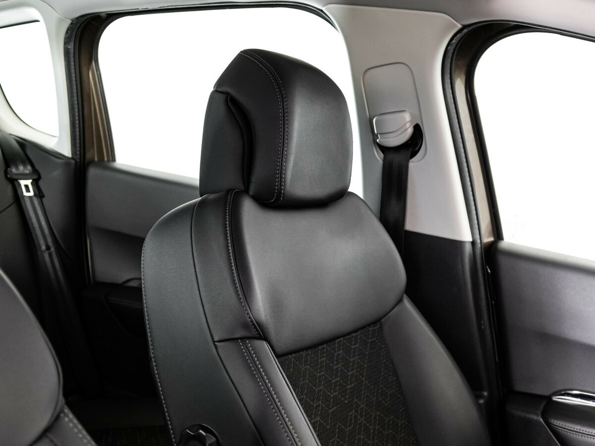 Б/У Пежо 3008 2014 года. Фото: #12