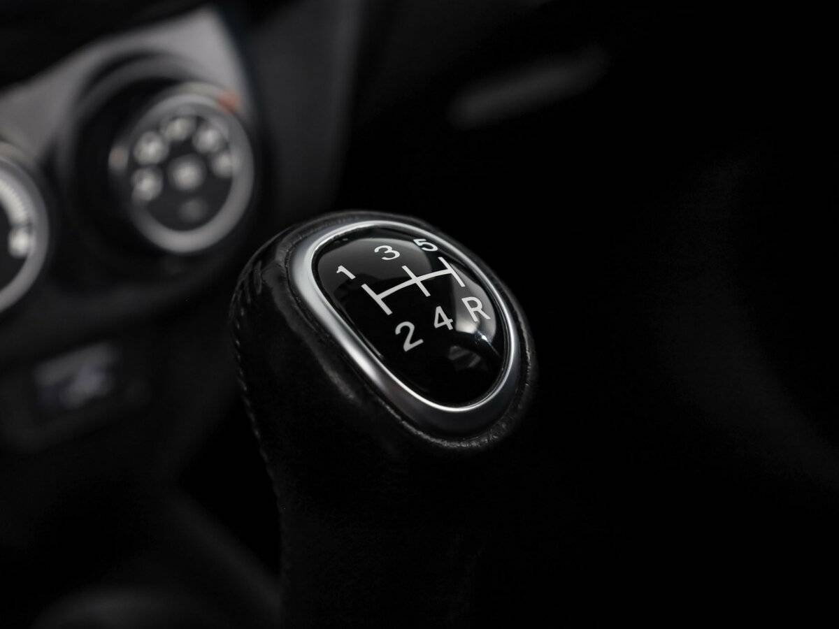 Б/У Митсубиши АС-Икс 2014 года. Фото: #13