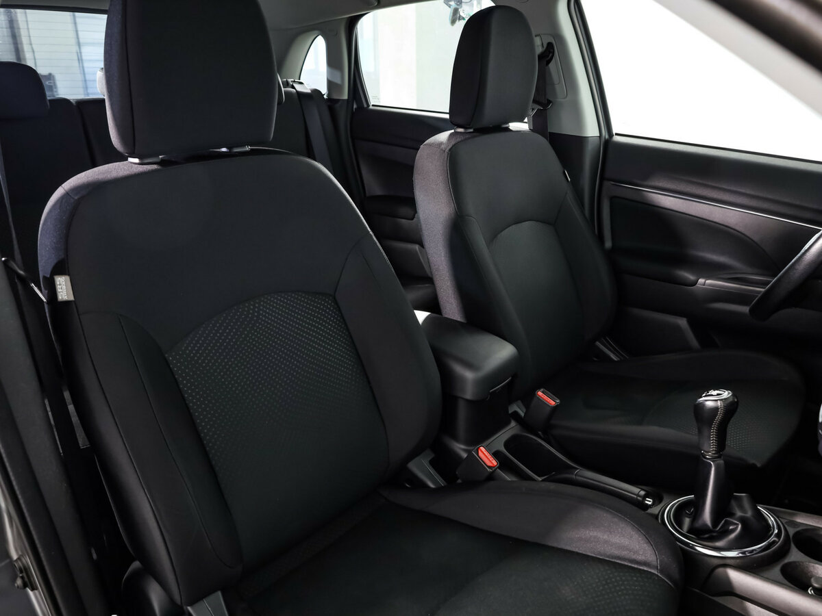 Б/У Митсубиши АС-Икс 2014 года. Фото: #14