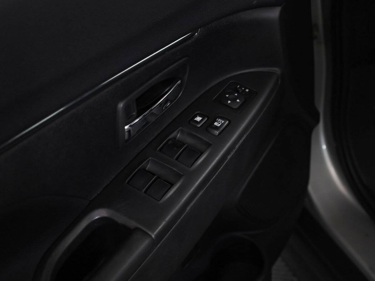 Б/У Митсубиши АС-Икс 2013 года. Фото: #11