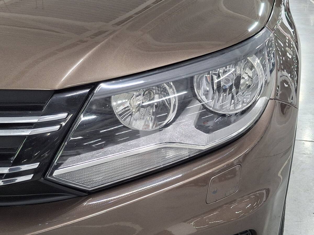 Б/У Фольксваген Тигуан 2015 года. Фото: #16