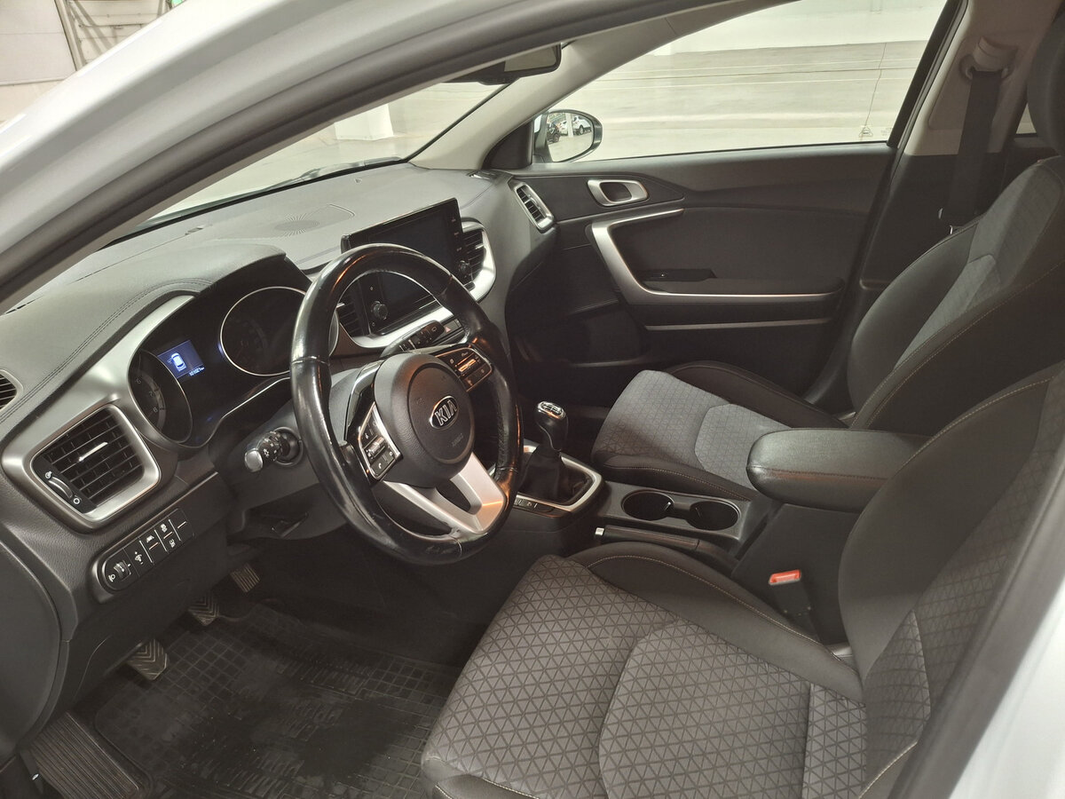 Б/У Киа Сид 2019 года. Фото: #15