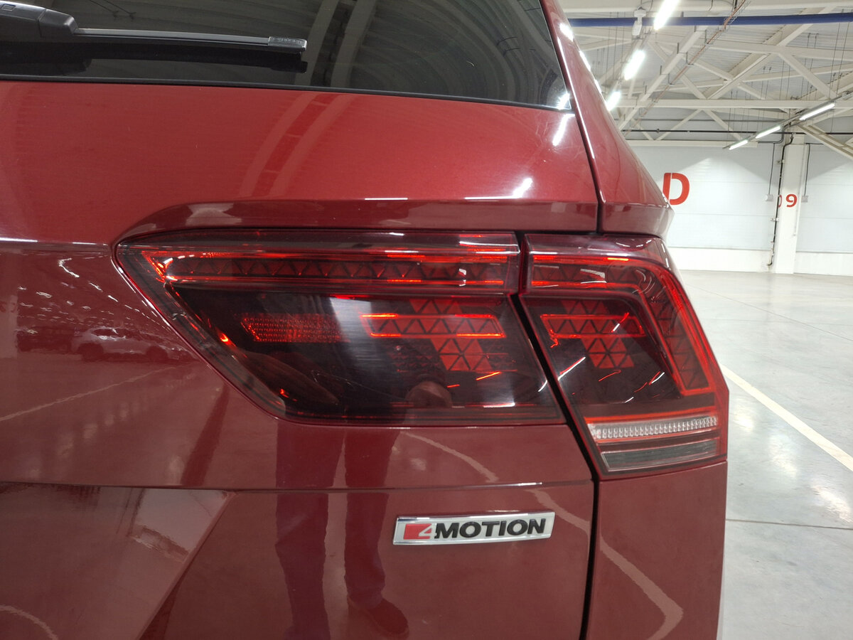 Б/У Фольксваген Тигуан 2018 года. Фото: #8