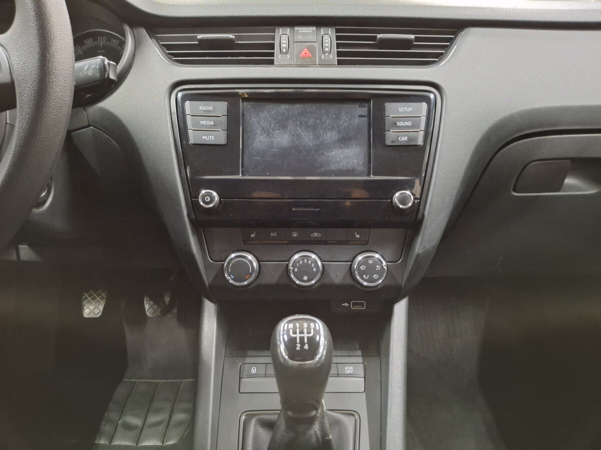 Б/У Шкода Октавия 2018 года. Фото: #14