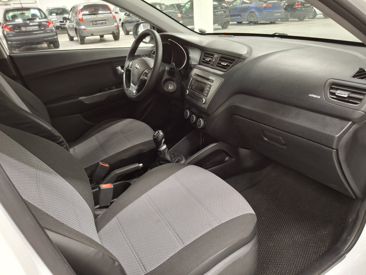 Б/У Киа Рио 2015 года. Фото: #9