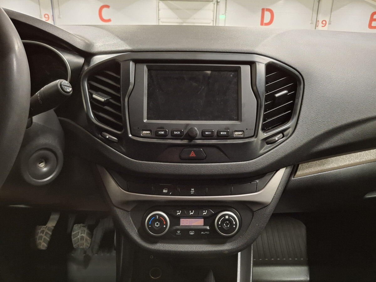 Б/У Лада (ВАЗ) Веста 2017 года. Фото: #14