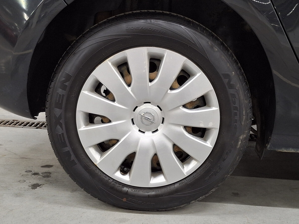 Б/У Опель Астра 2013 года. Фото: #16