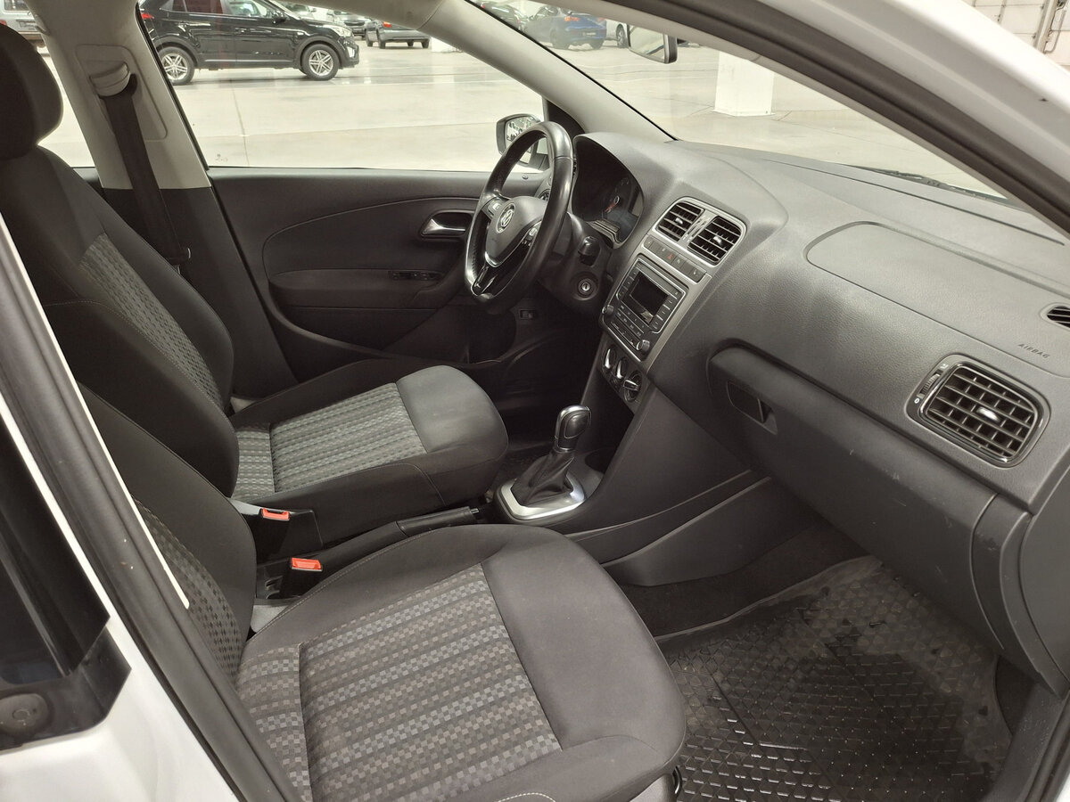 Б/У Фольксваген Поло 2019 года. Фото: #9