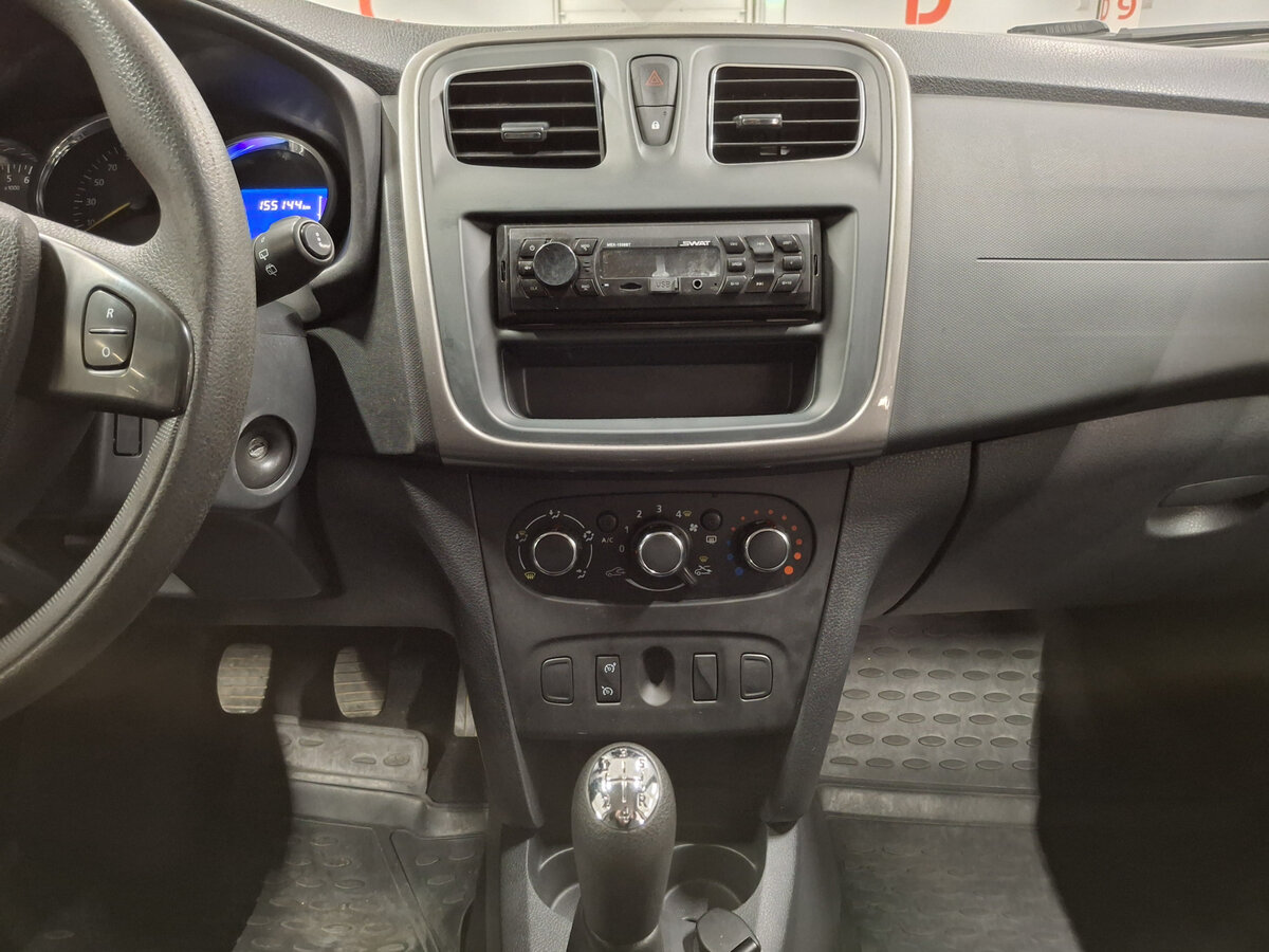 Б/У Рено Сандеро 2017 года. Фото: #14