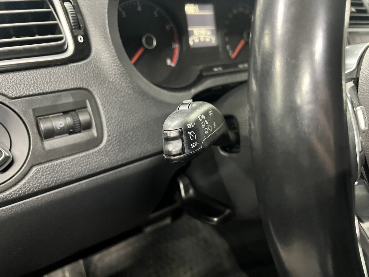 Б/У Фольксваген Поло 2018 года. Фото: #18