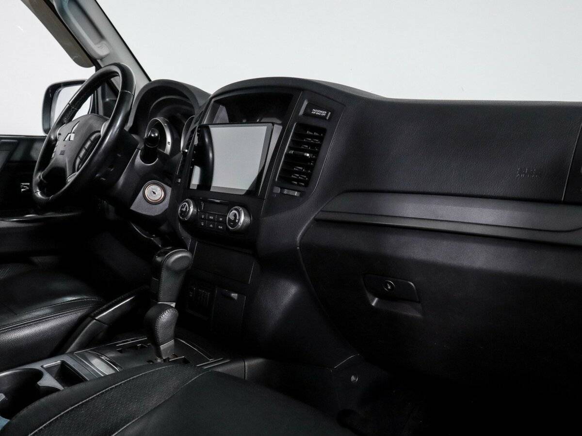 Б/У Митсубиши Паджеро 2012 года. Фото: #6