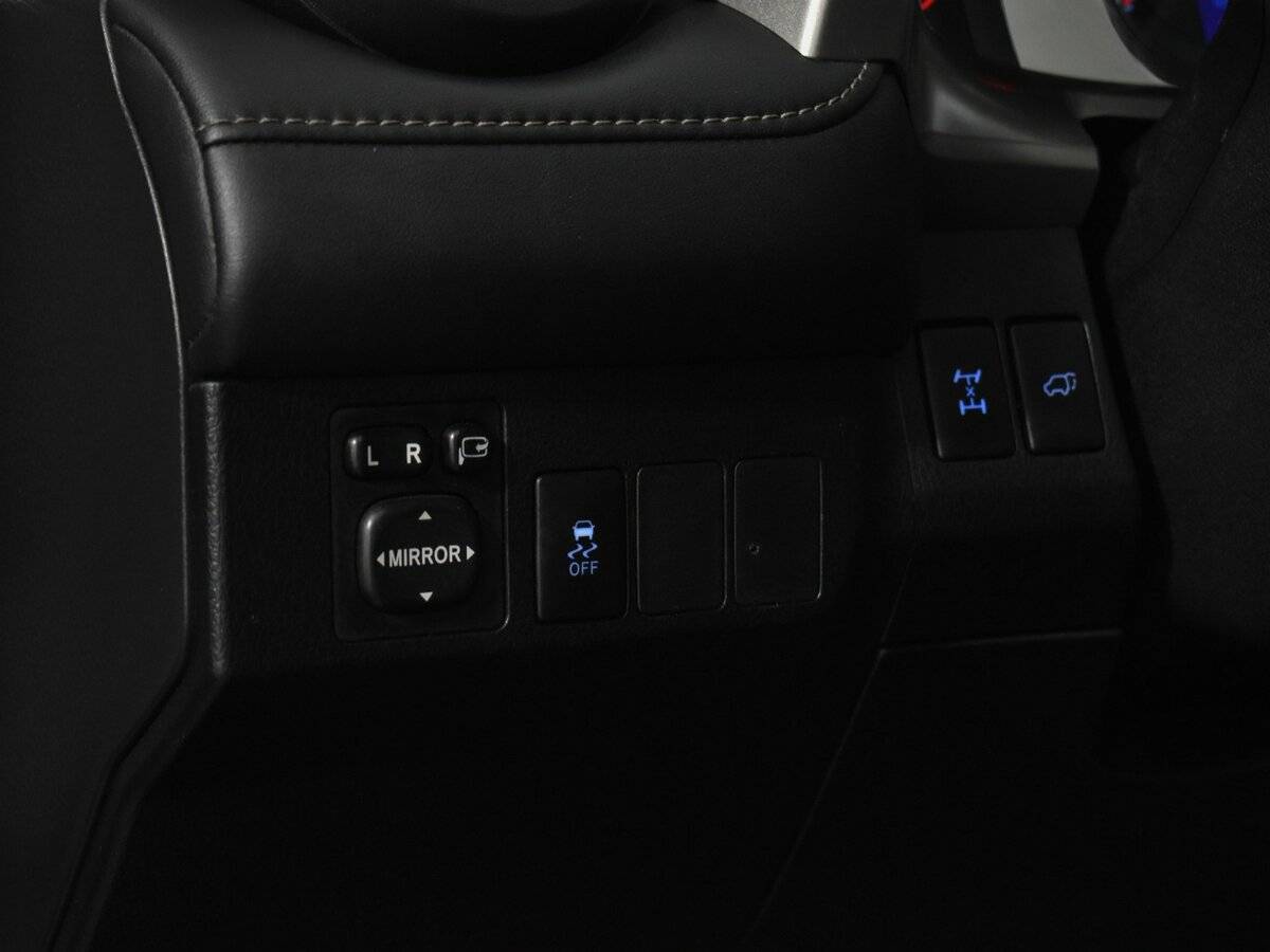 Б/У Тойота Рав4 2015 года. Фото: #9