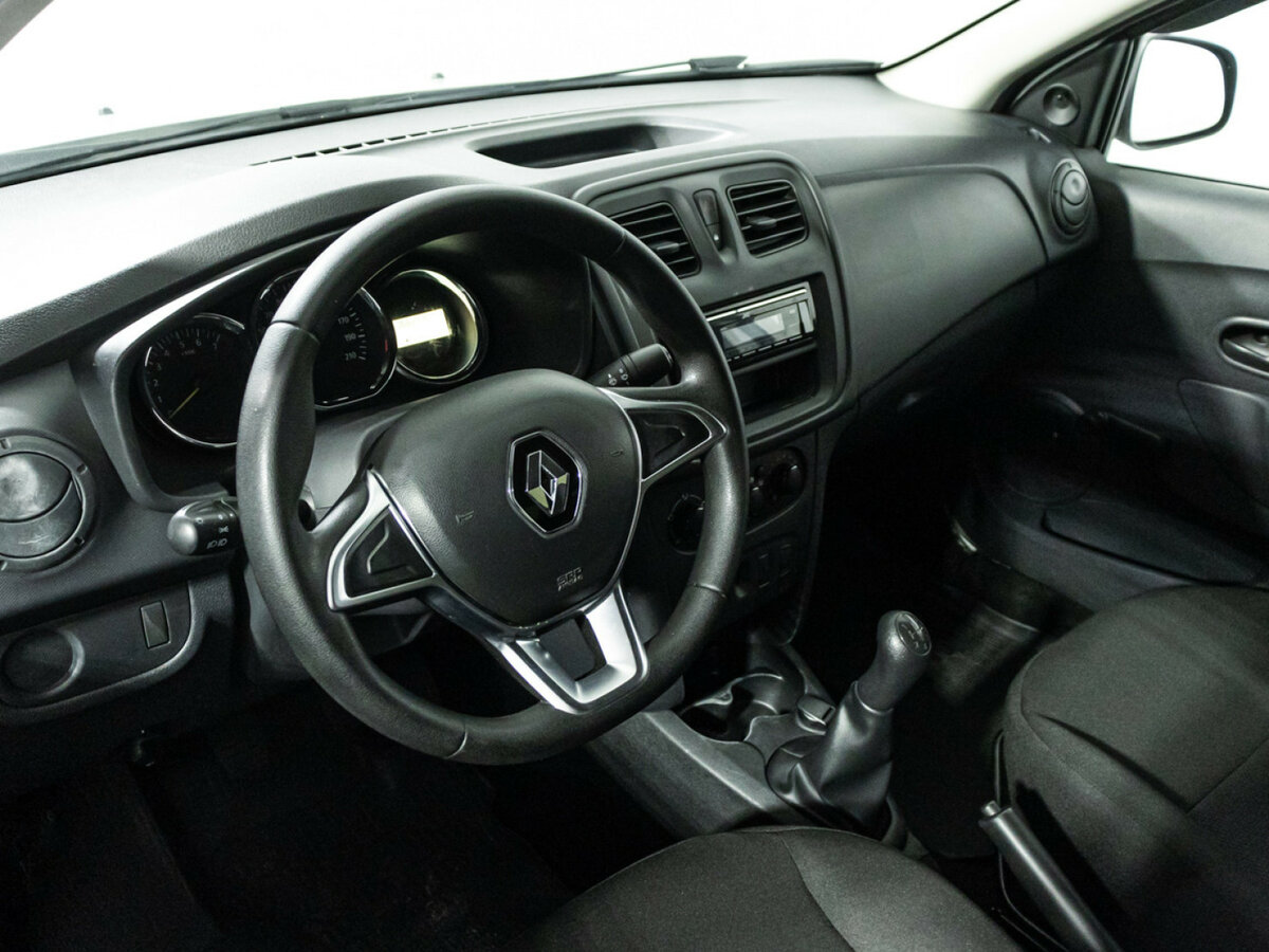 Б/У Рено Логан 2019 года. Фото: #10