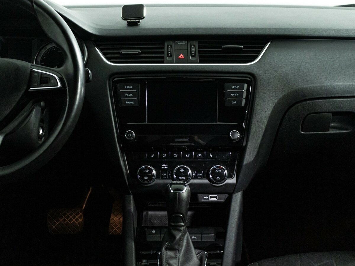 Б/У Шкода Октавия 2019 года. Фото: #13