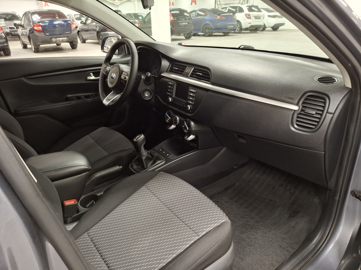 Б/У Киа Рио 2018 года. Фото: #10