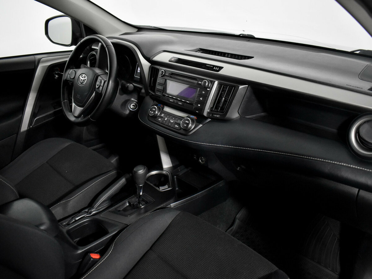 Б/У Тойота Рав4 2018 года. Фото: #11