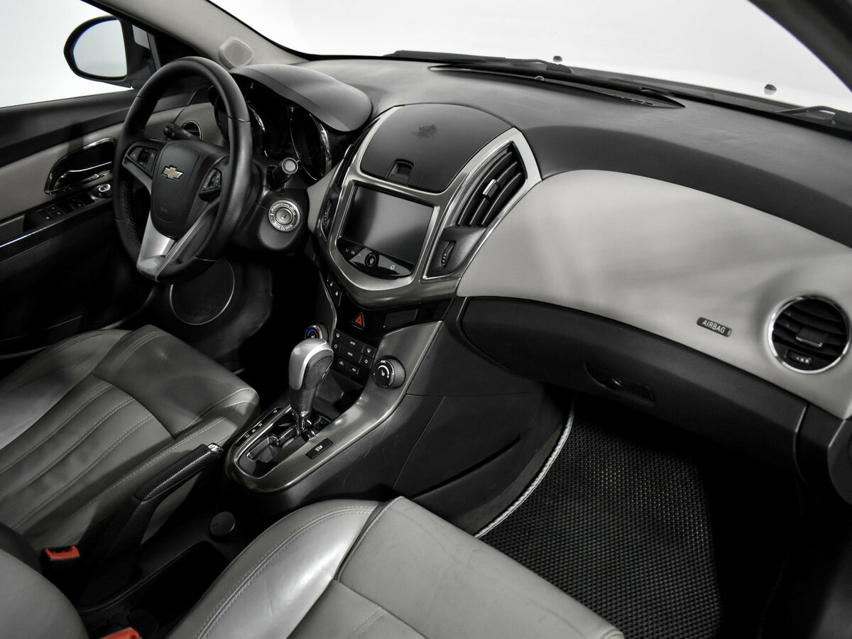 Б/У Шевроле Круз 2013 года. Фото: #9