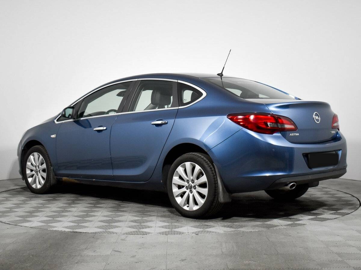 Б/У Опель Астра 2013 года. Фото: #5