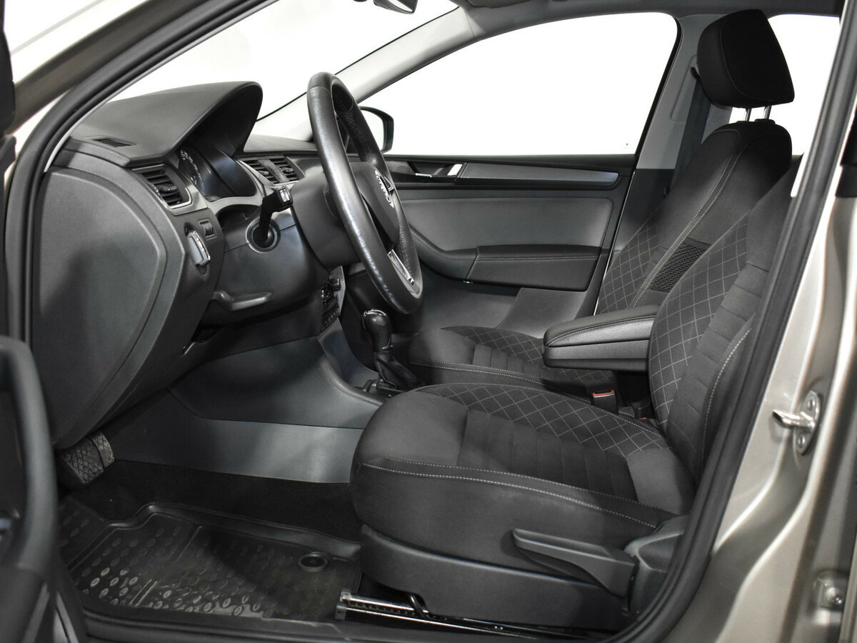 Б/У Шкода Рапид 2019 года. Фото: #10