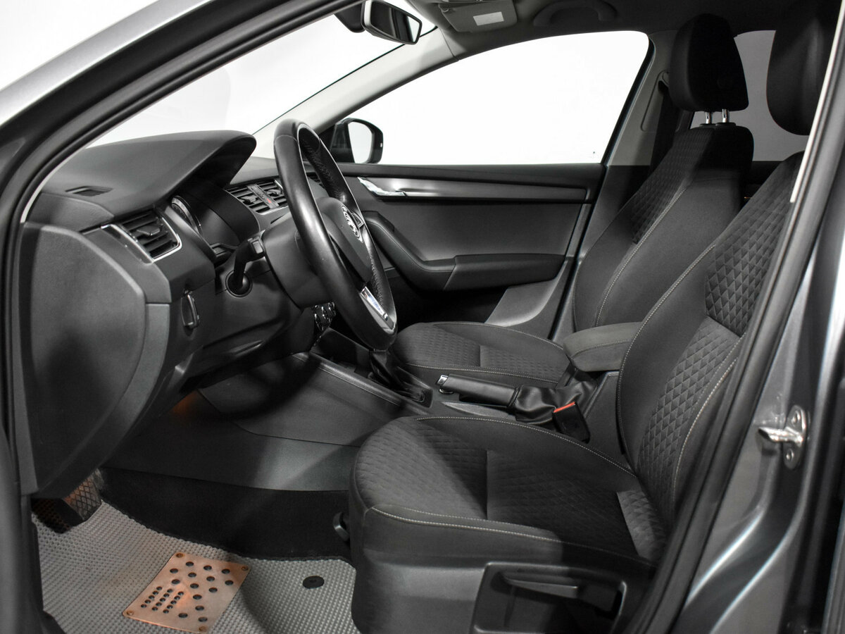 Б/У Шкода Октавия 2017 года. Фото: #9