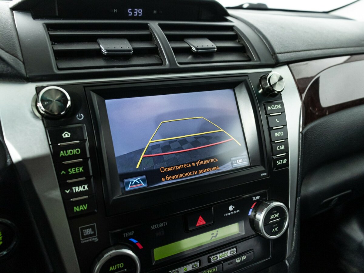 Б/У Тойота Камри 2014 года. Фото: #13