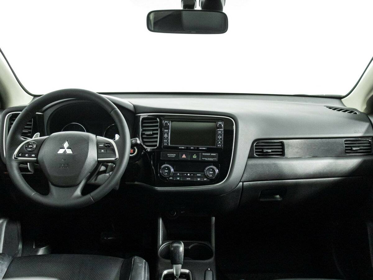 Б/У Митсубиши Оутлэндер 2014 года. Фото: #11