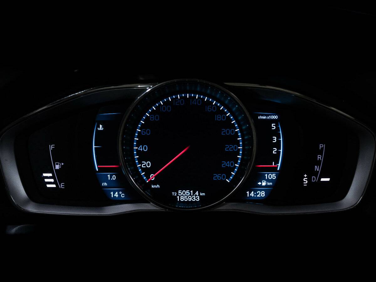 Б/У Вольво ИксЦ60 2014 года. Фото: #22