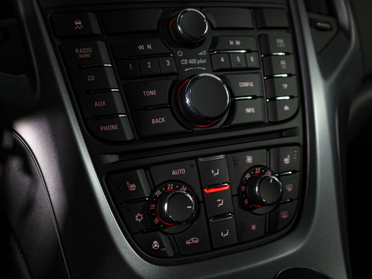 Б/У Опель Астра 2014 года. Фото: #14