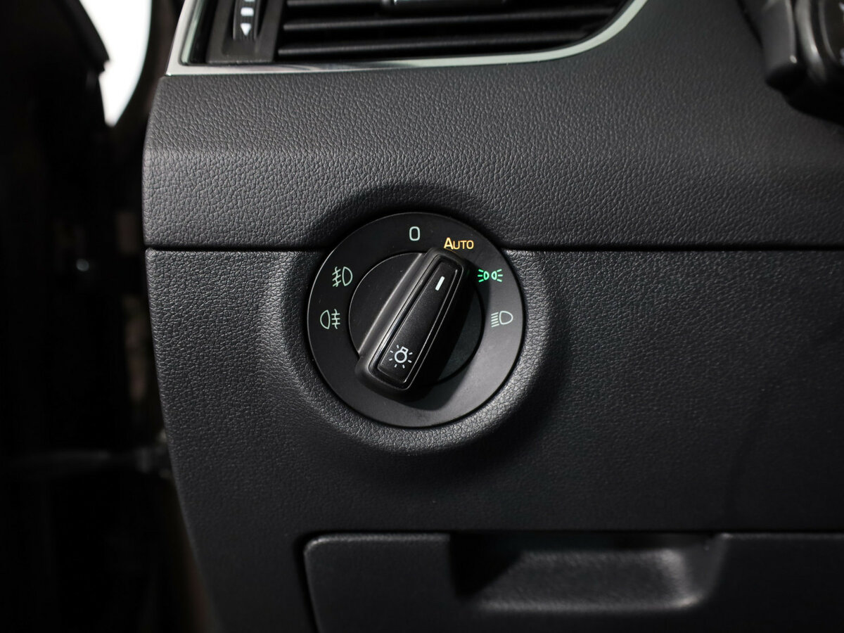 Б/У Шкода Октавия 2017 года. Фото: #21