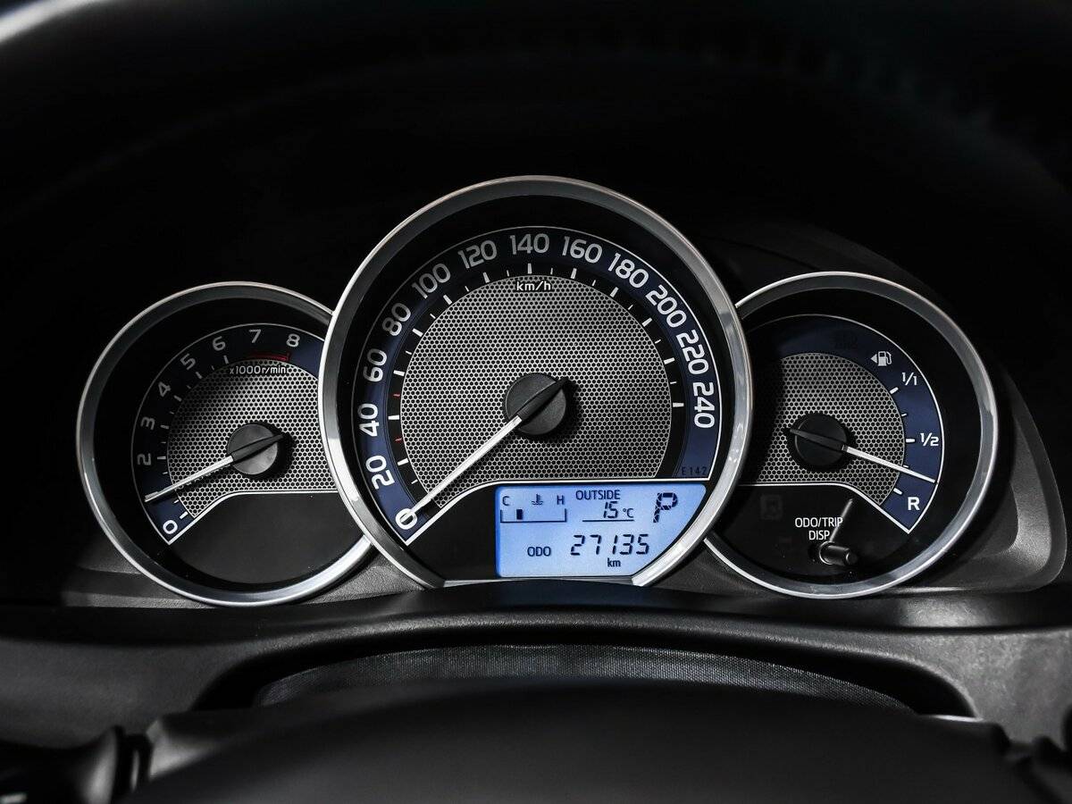 Б/У Тойота Аурис 2014 года. Фото: #8