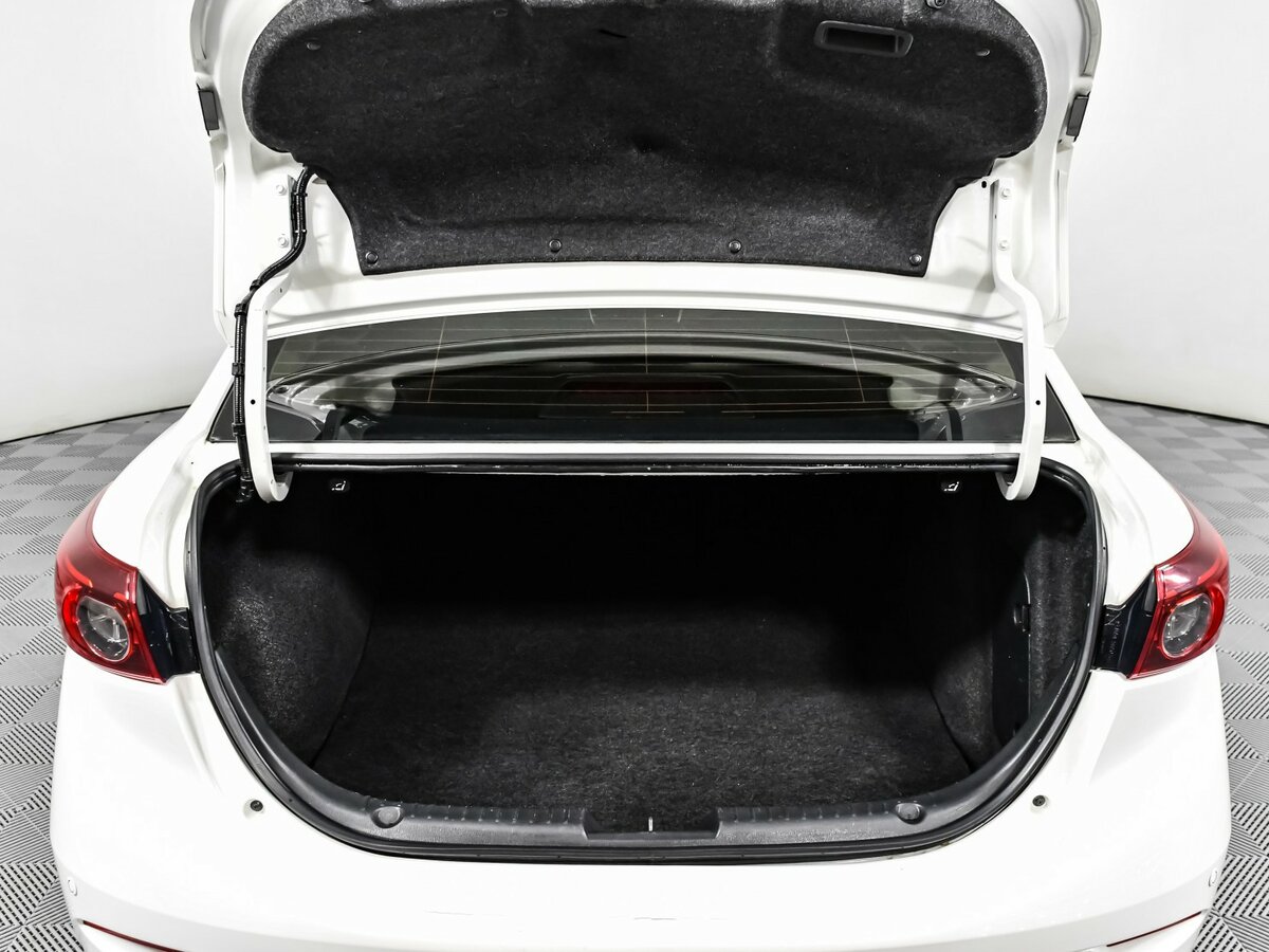 Б/У Мазда 3 2014 года. Фото: #10