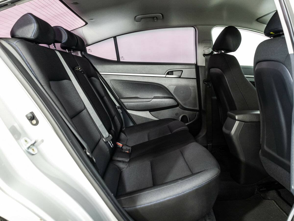 Б/У Хендай Елантра 2016 года. Фото: #12