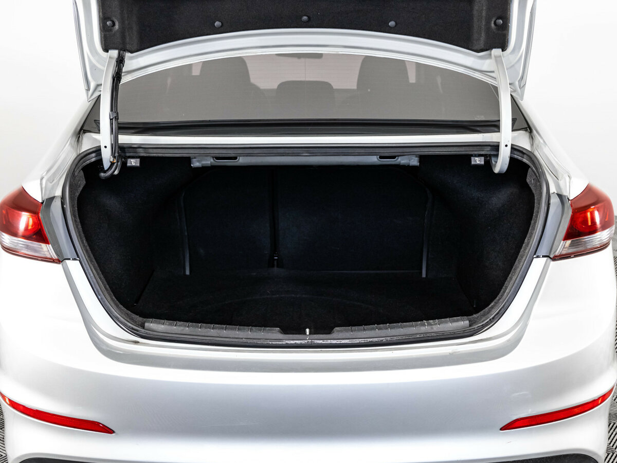 Б/У Хендай Елантра 2016 года. Фото: #13