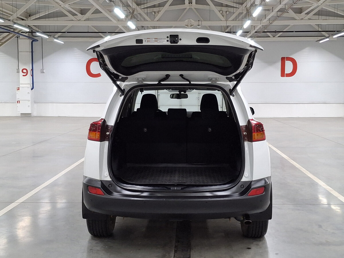 Б/У Тойота Рав4 2014 года. Фото: #9