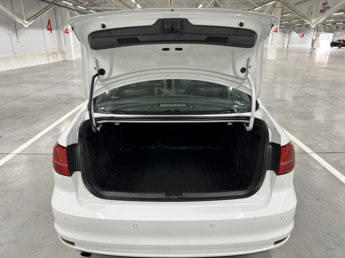 Б/У Фольксваген Джетта 2016 года. Фото: #9