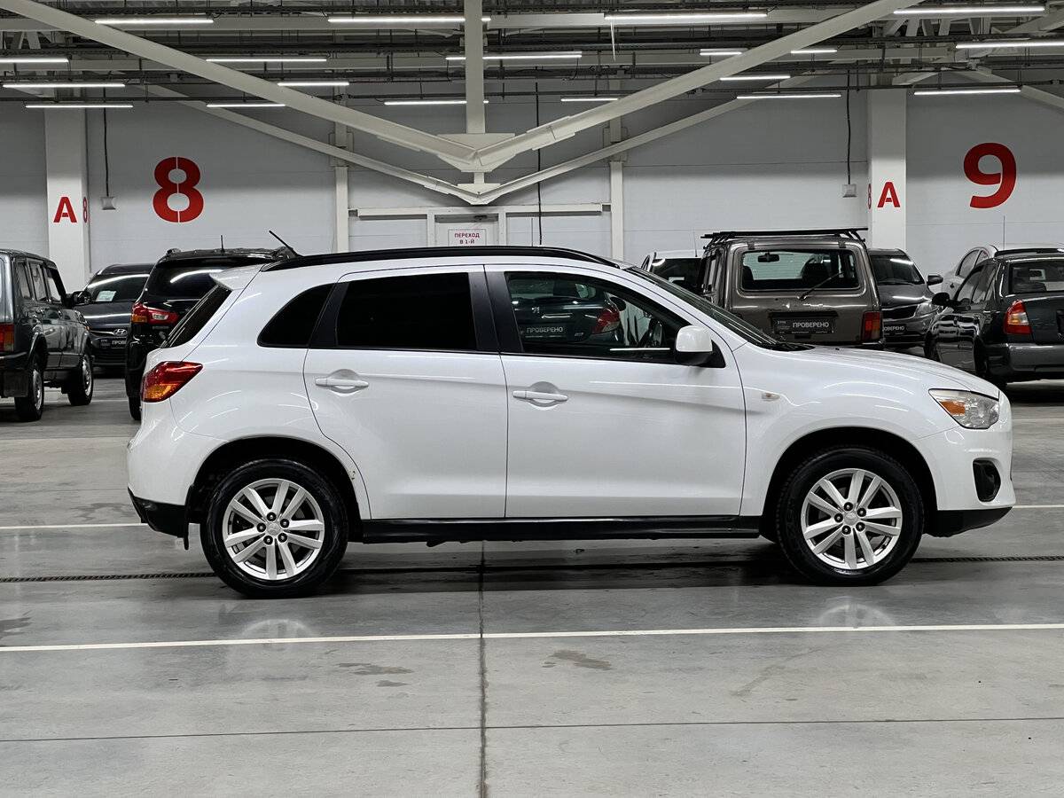 Б/У Митсубиши АС-Икс 2012 года. Фото: #3