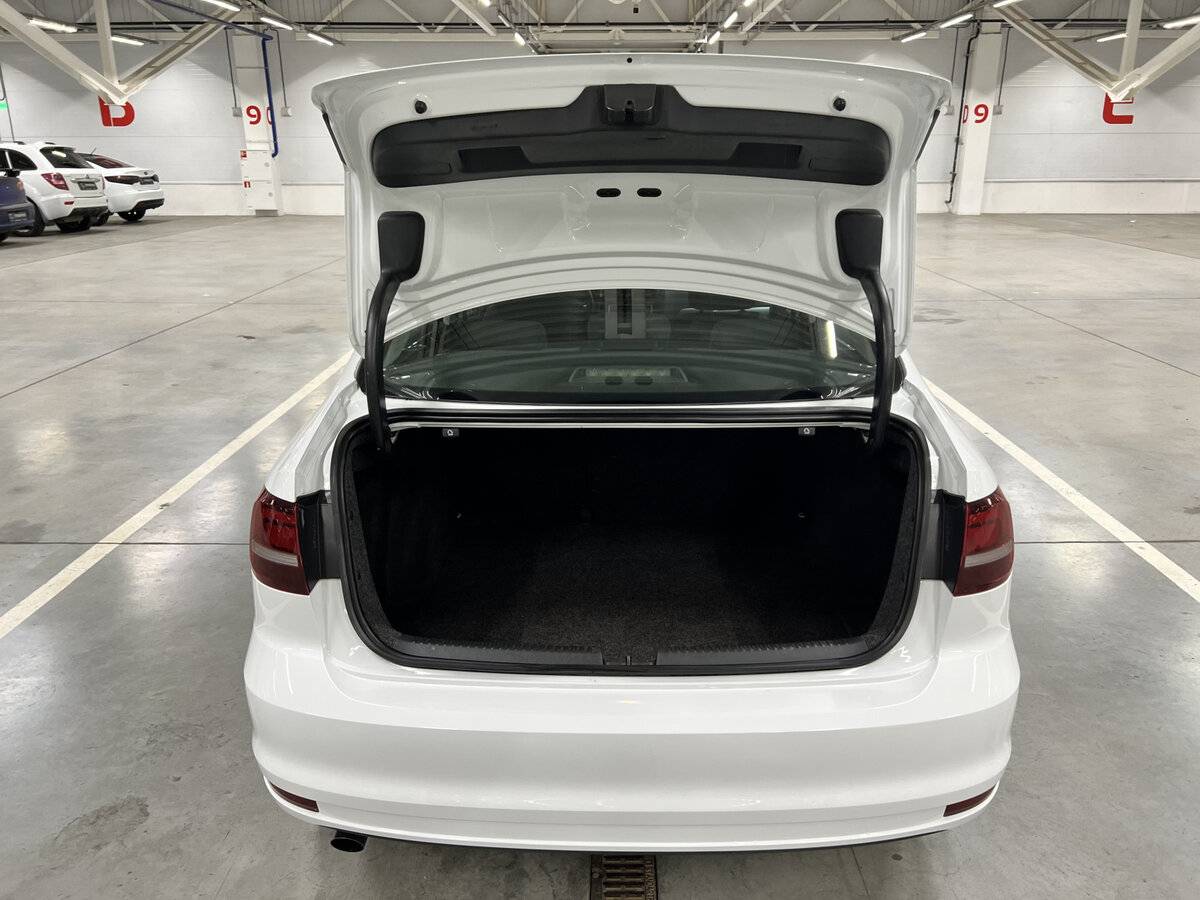 Б/У Фольксваген Джетта 2016 года. Фото: #9