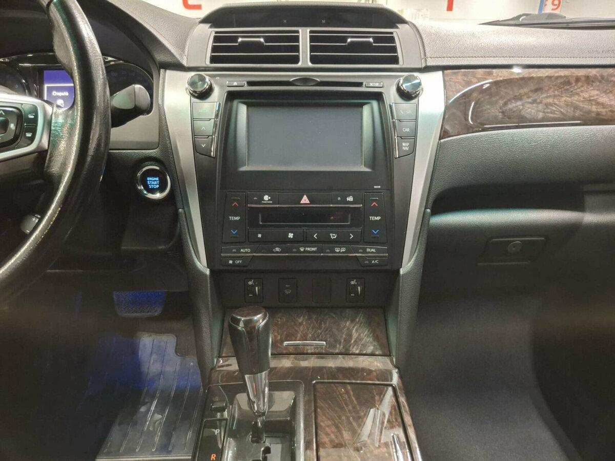 Б/У Тойота Камри 2015 года. Фото: #13