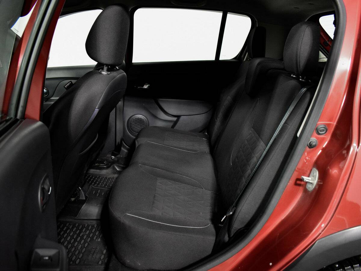 Б/У Рено Сандеро 2016 года. Фото: #10