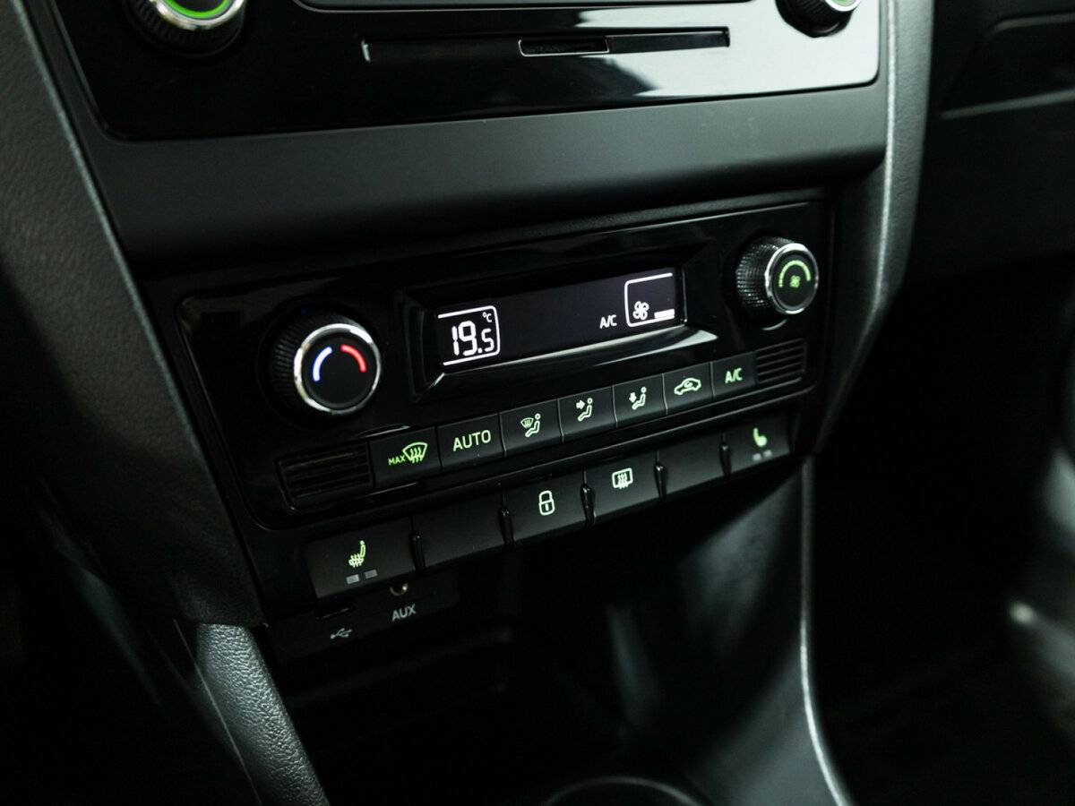 Б/У Шкода Рапид 2016 года. Фото: #14