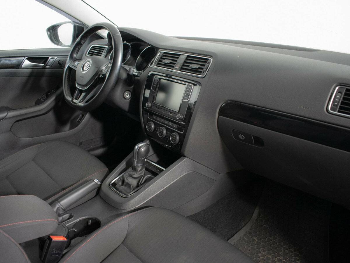 Б/У Фольксваген Джетта 2018 года. Фото: #8