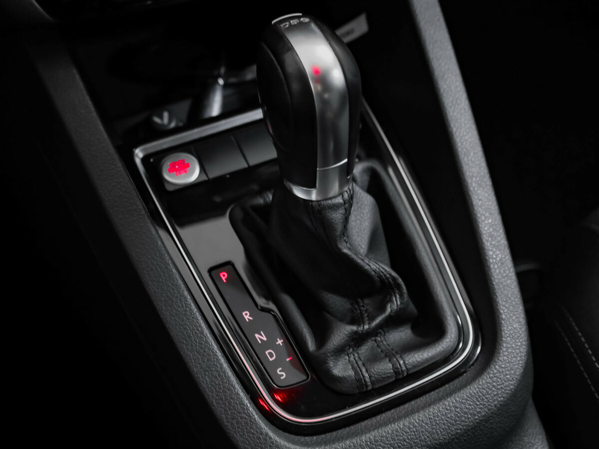 Б/У Фольксваген Джетта 2017 года. Фото: #17