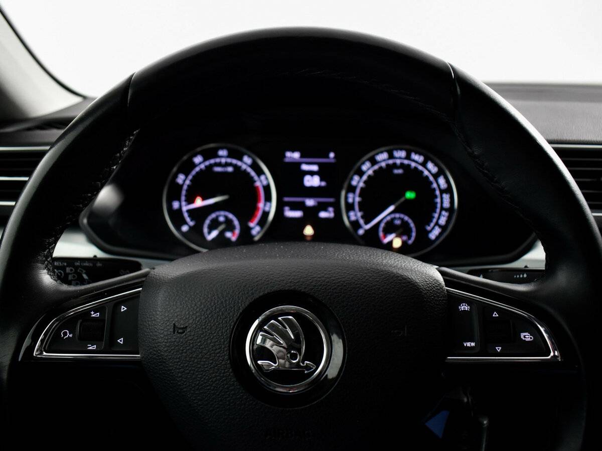 Б/У Шкода Суперб 2018 года. Фото: #12