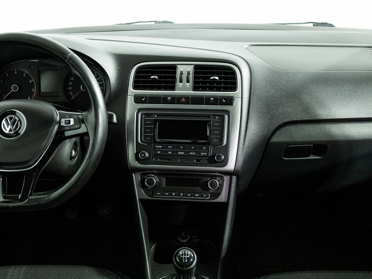 Б/У Фольксваген Поло 2016 года. Фото: #13