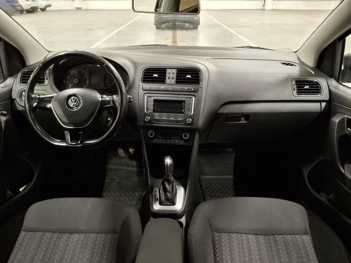 Б/У Фольксваген Поло 2017 года. Фото: #13