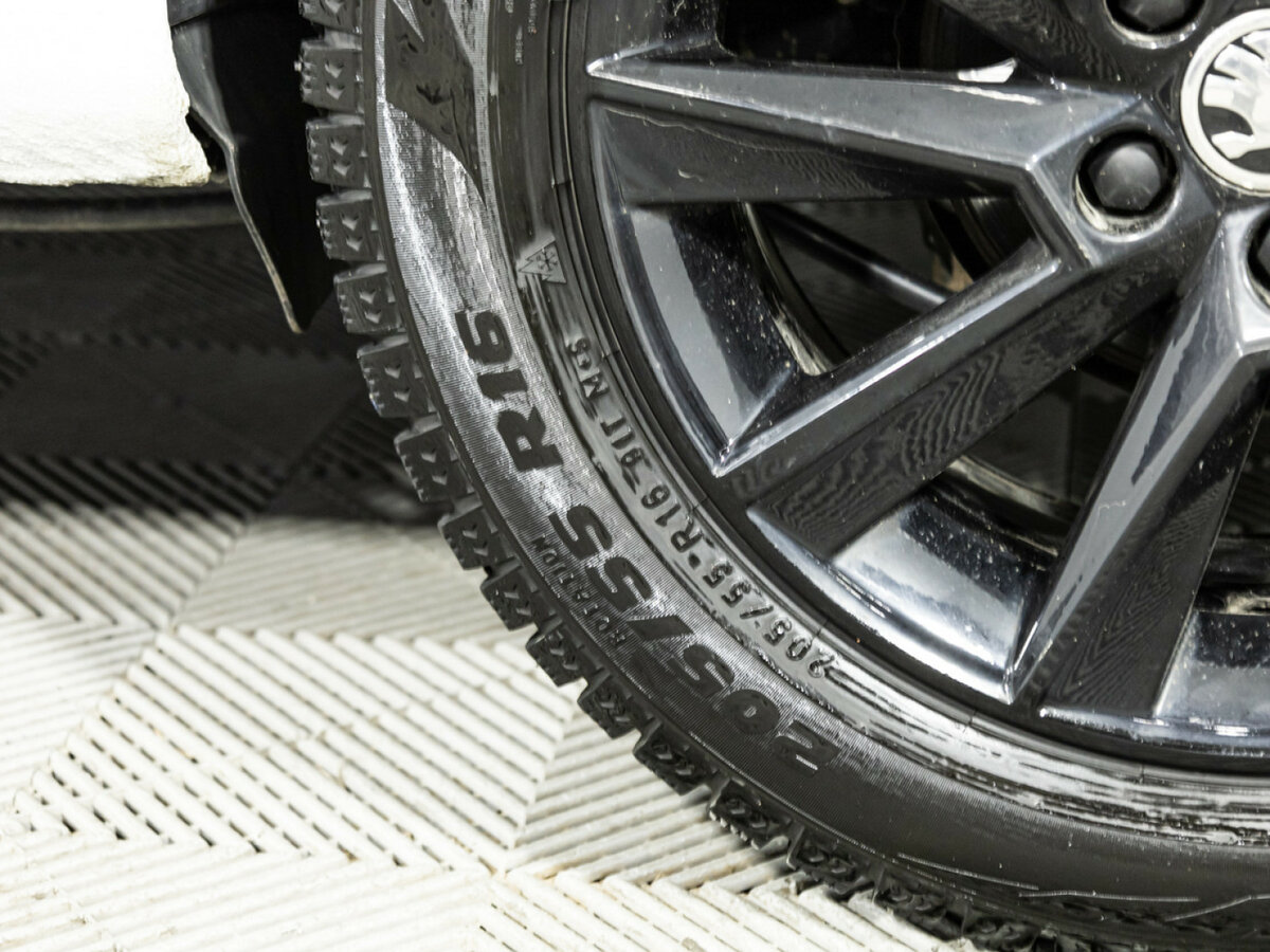 Б/У Шкода Рапид 2021 года. Фото: #13