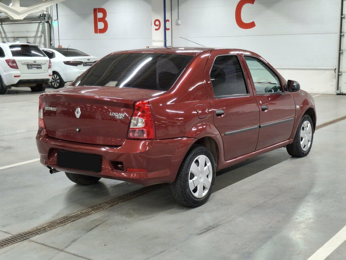 Б/У Рено Логан 2012 года. Фото: #4