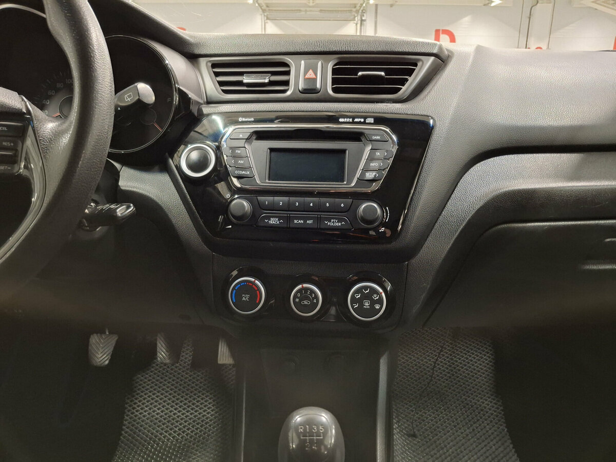 Б/У Киа Рио 2017 года. Фото: #14