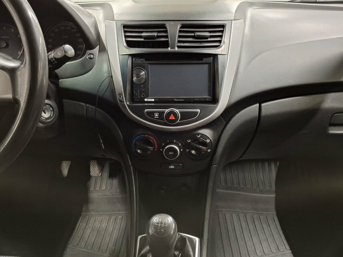 Б/У Хендай Солярис 2014 года. Фото: #14